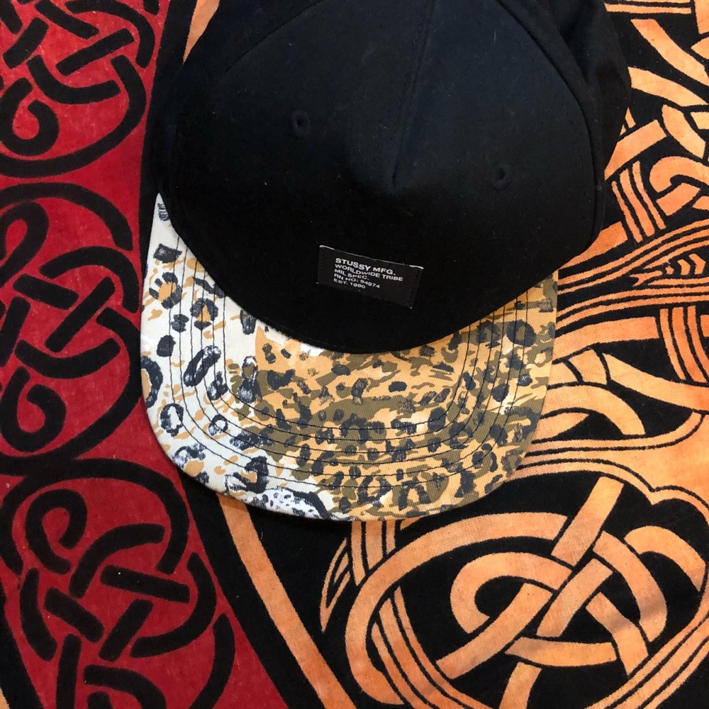 STUSSY black cheetah print rim SnapBack